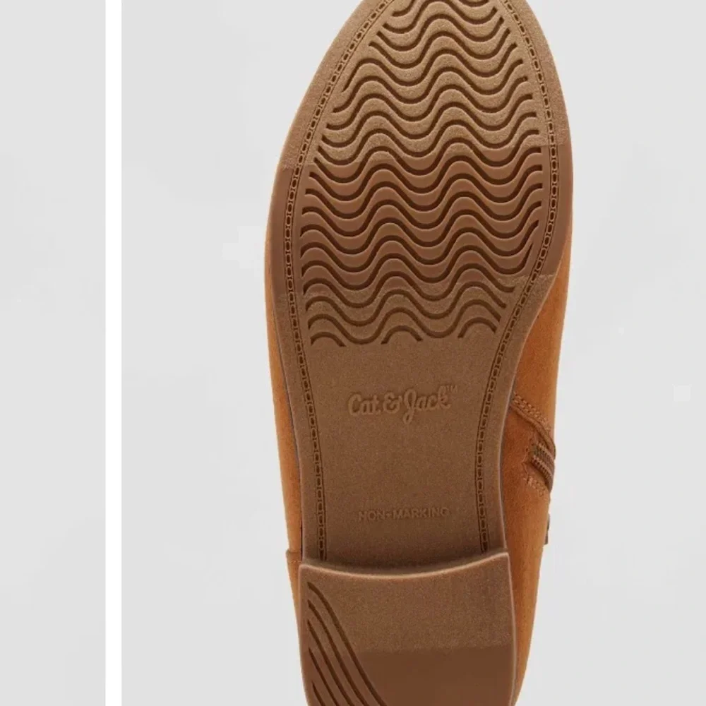 Cat and Jack camel suede boots zippered tiny people on the 5’s
